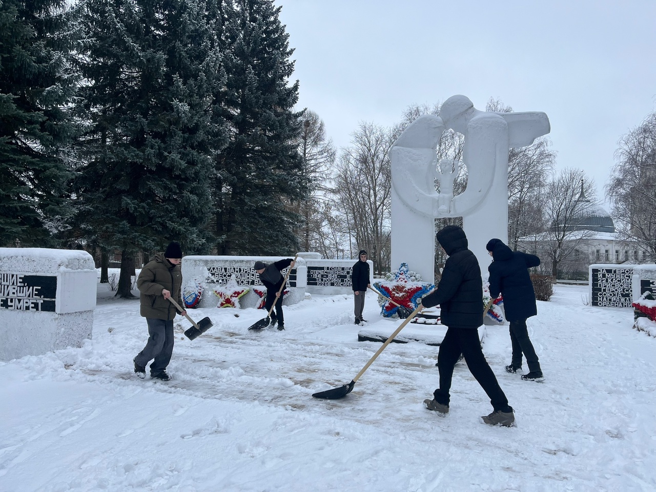 ПАМЯТЬ, ВЫСЕЧЕННАЯ В КАМНЕ.